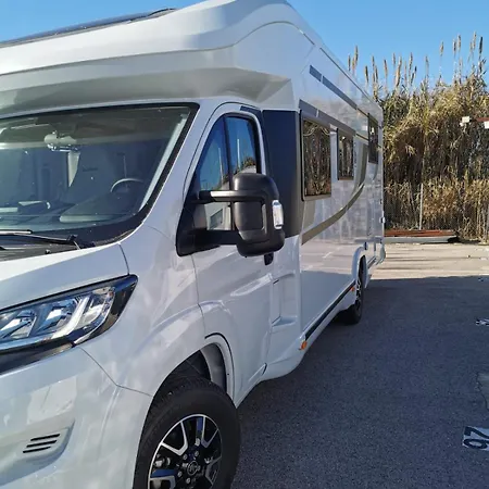 Autocaravana La Brujula Campsite