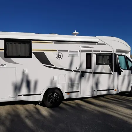 Autocaravana La Brujula Campsite *